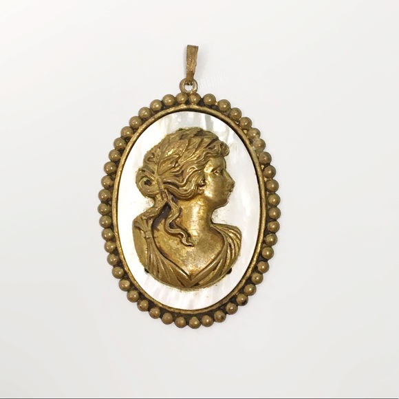 Vintage Art Nouveau Bronze Tone MOP Cameo Necklace Pendant - Picture 2 of 16